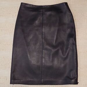 Danier Black Leather Skirt. Size 8‎